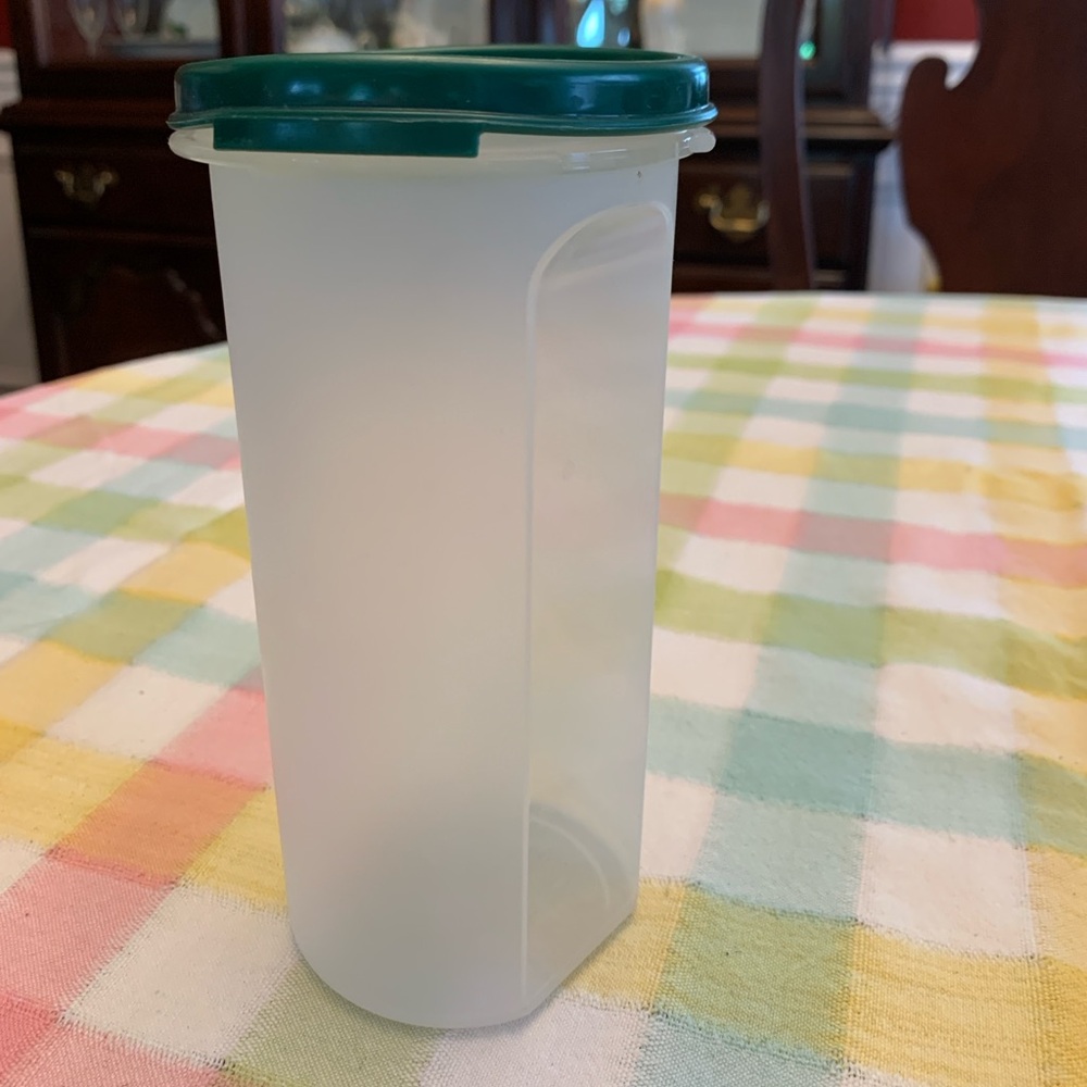 Tupperware Modular Mates round #3 size with green lid